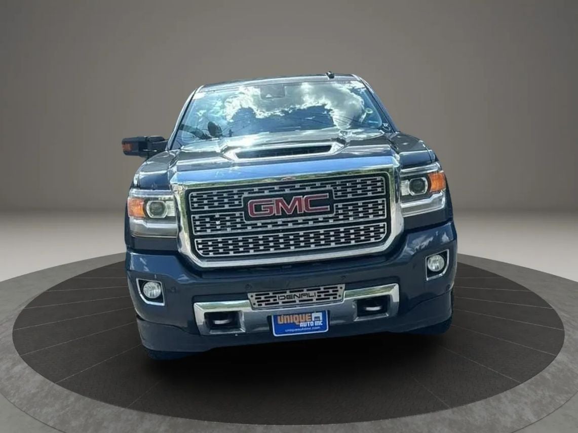 2018 GMC Sierra 2500 HD Crew Cab Denali Pickup 4D 6 1/2 ft