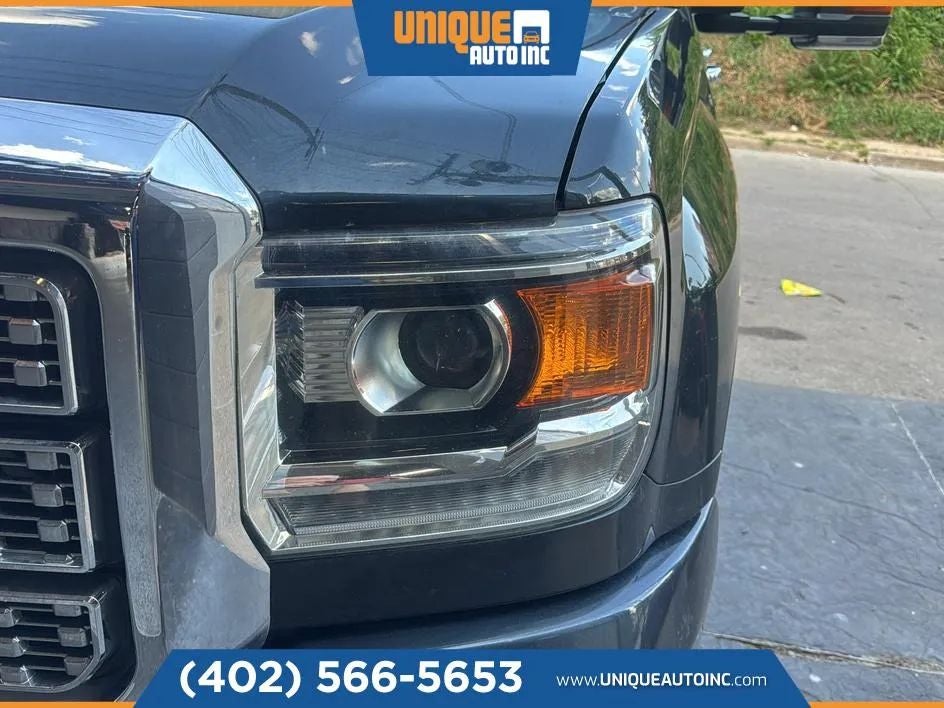 2018 GMC Sierra 2500 HD Crew Cab Denali Pickup 4D 6 1/2 ft