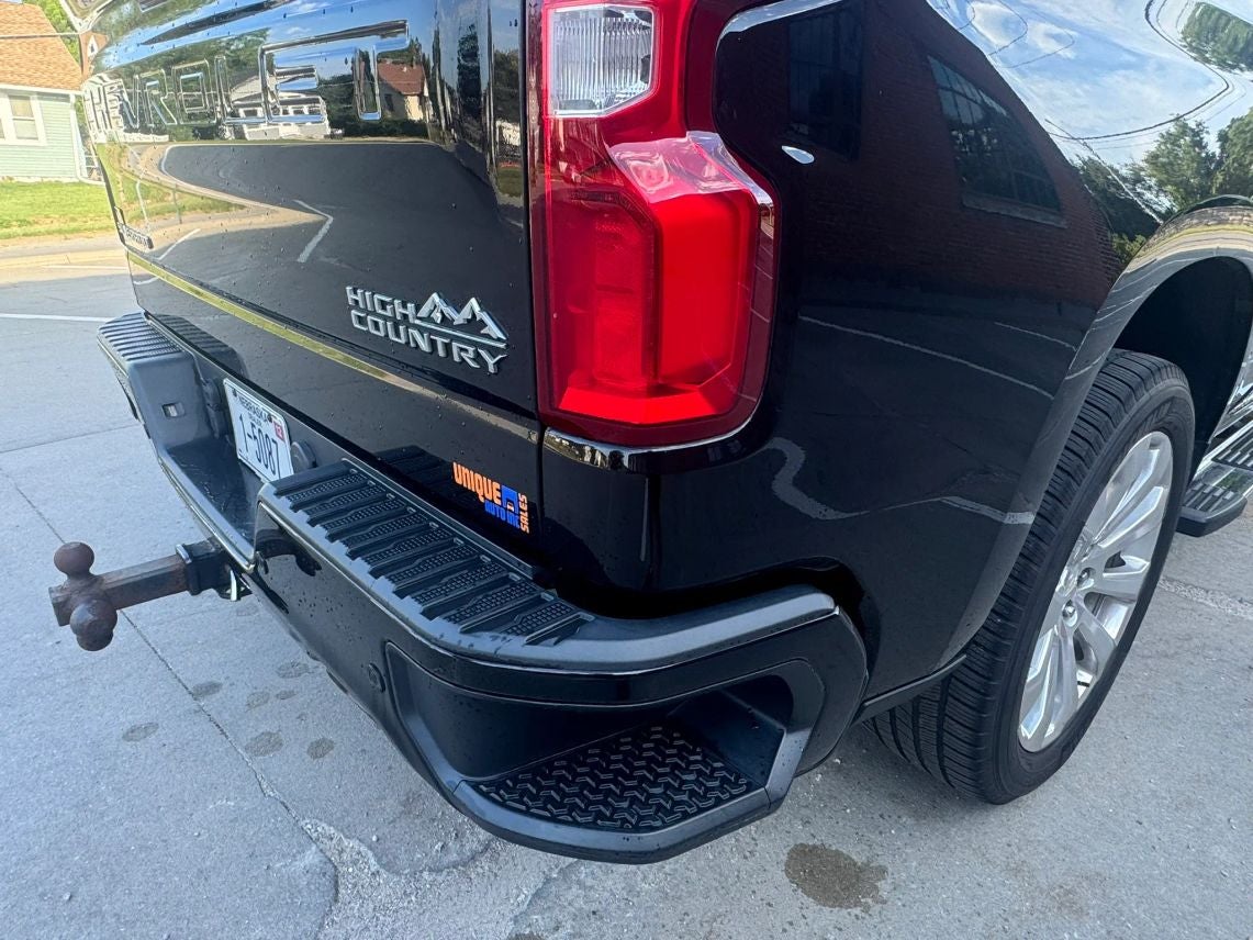2019 Chevrolet Silverado 1500 Crew Cab High Country Pickup 4D 5 3/4 ft