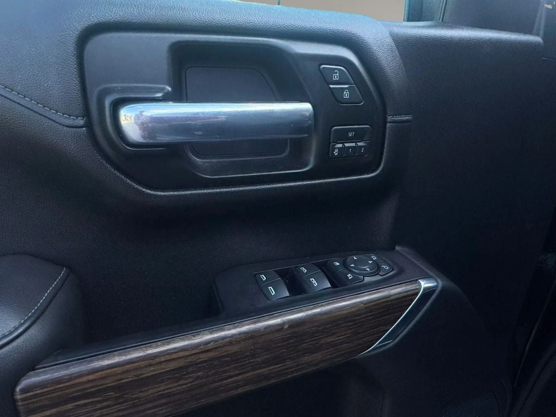 2019 Chevrolet Silverado 1500 Crew Cab High Country Pickup 4D 5 3/4 ft