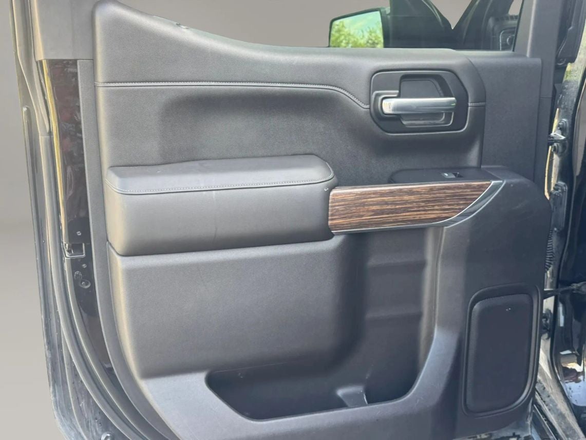 2019 Chevrolet Silverado 1500 Crew Cab High Country Pickup 4D 5 3/4 ft