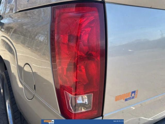 2005 Cadillac Escalade EXT Base