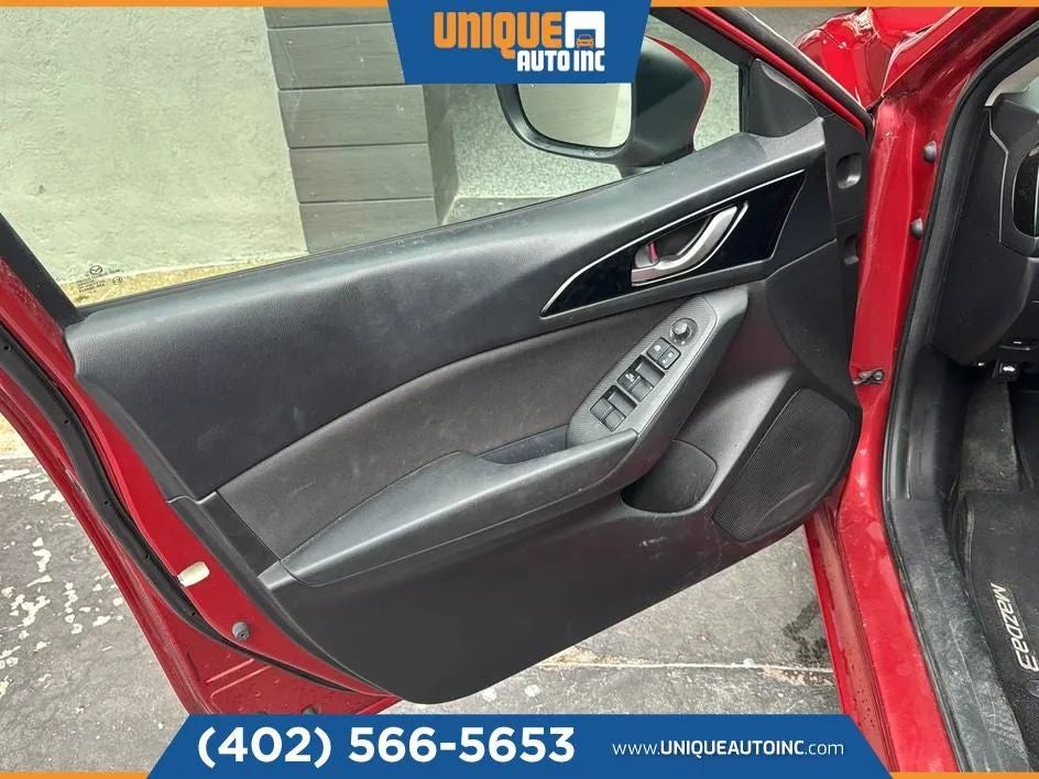 2016 Mazda MAZDA3 i Sport Sedan 4D