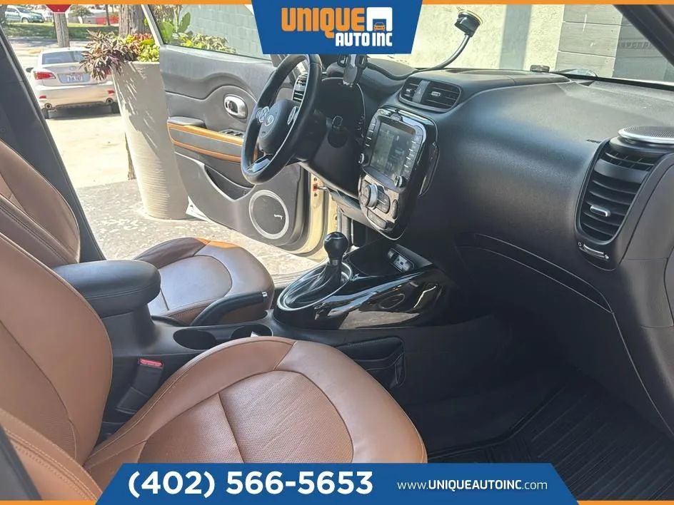2015 Kia Soul ! Wagon 4D