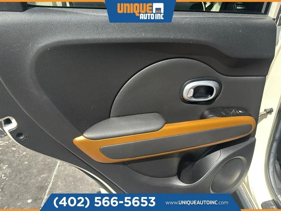 2015 Kia Soul ! Wagon 4D