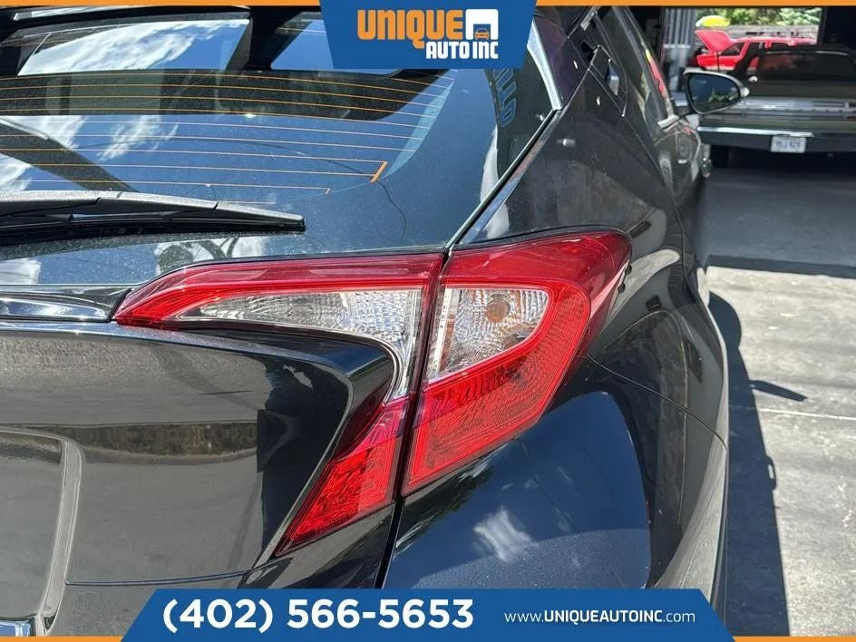2021 Toyota C-HR LE Sport Utility 4D