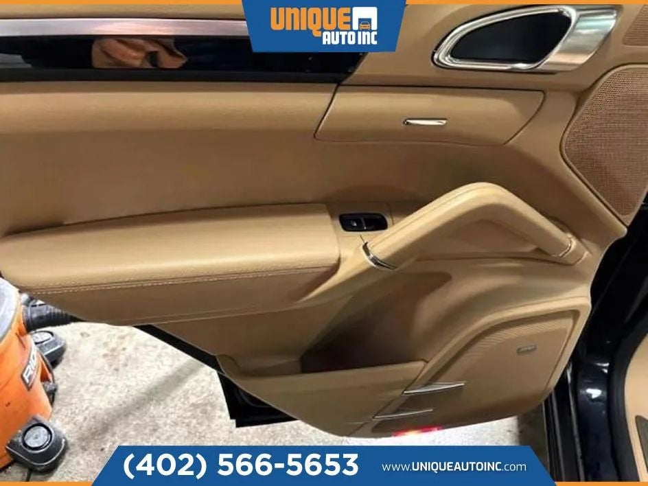 2017 Porsche Cayenne S E-Hybrid Sport Utility 4D