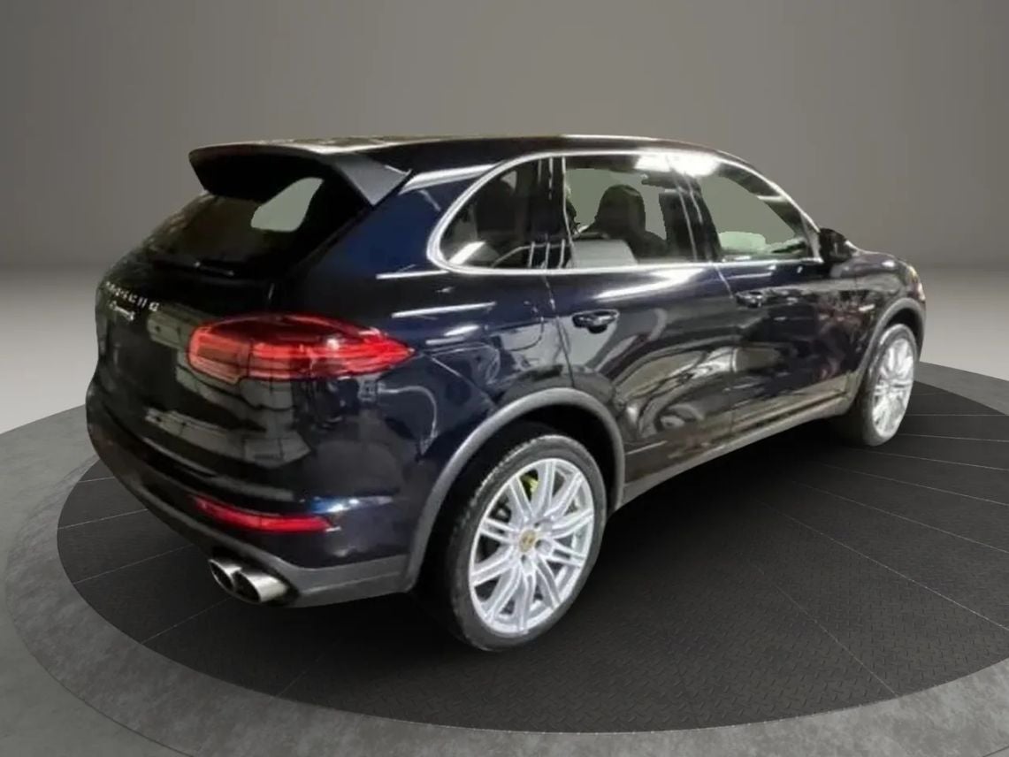 2017 Porsche Cayenne S E-Hybrid Sport Utility 4D