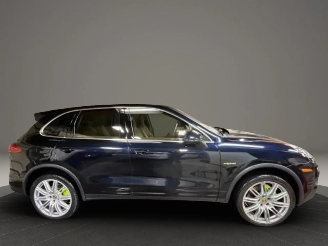 2017 Porsche Cayenne S E-Hybrid Sport Utility 4D